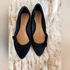 Shoedazzle black flats with bow